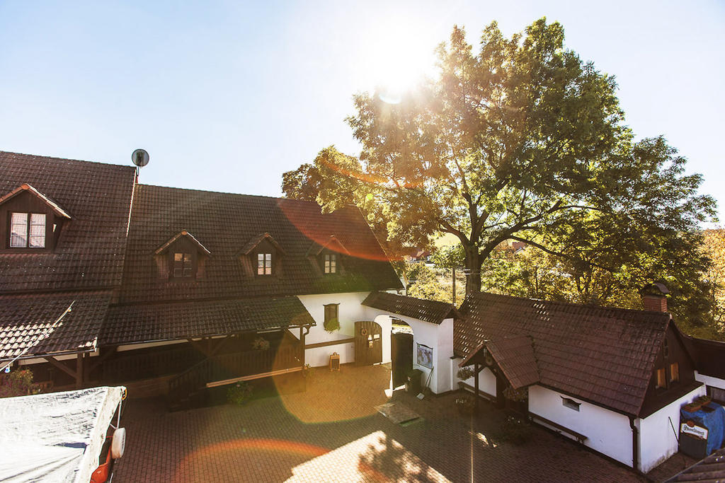 Pension U Dvou Capu Chocerady Bagian luar foto